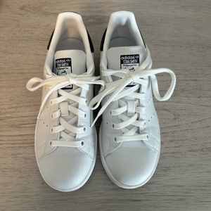 Size 5.5 Stan Smith Adidas women’s Primegreen Sneakers